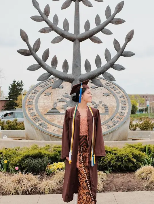 Masih dalam unggahannya, Yoriko mengucapkan rasa terima kasih pada seluruh pihak yang mendoakan dan memberikan dukungan padanya. [instagram/yorikoangln_]