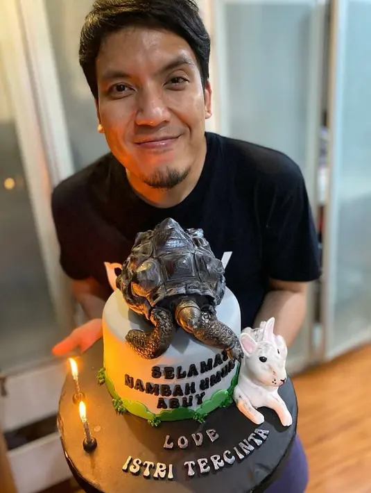 Desta Ultah (Instagram/Desta Ultah (Instagram/natasharizkynew))