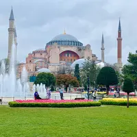 Turkish Tourism Promotion and Development Agency (TGA) memperkenalkan empat masjid terindah dan bersejarah di Istanbul sebagai destinasi wisata religi di bulan Ramadan. (Foto: Fimela.com/Hilda Irach).