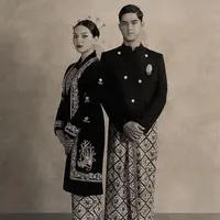 Foto Al Ghazali dan Alyssa Daguise bak pengantin Jawa Tengah. Foto: Instagram @svarna_byikatindonesia.