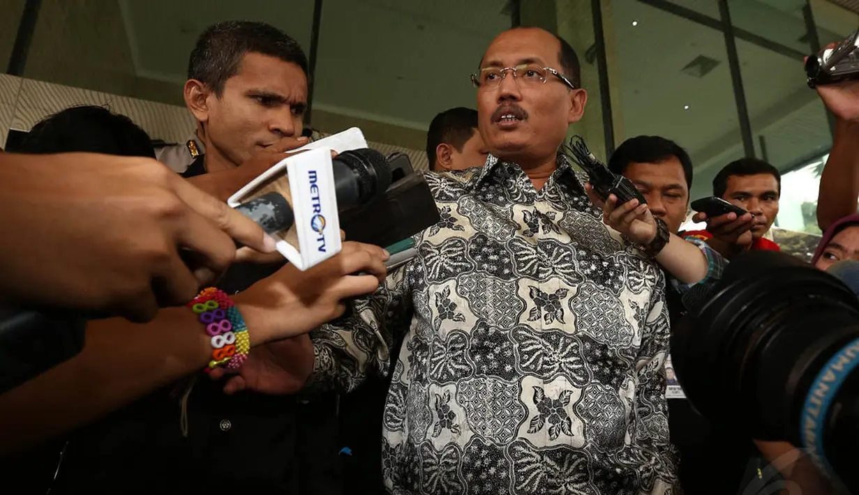 Sekjen MK Janedjri Mahili Gaffar mengaku ditanyai penyidik KPK soal mantan calon bupati dan wakil bupati Lebak, Amir Hamzah dan Kasmin, Jakarta, (22/10/14). (Liputan6.com/Miftahul Hayat)