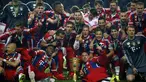 Selebrasi pemain Bayern München saat merayakan kemenangan di Piala Jerman (DFB Pokal) di Olympiastadion, Berlin (18/5/2014). (REUTERS/Ina Fassbender)