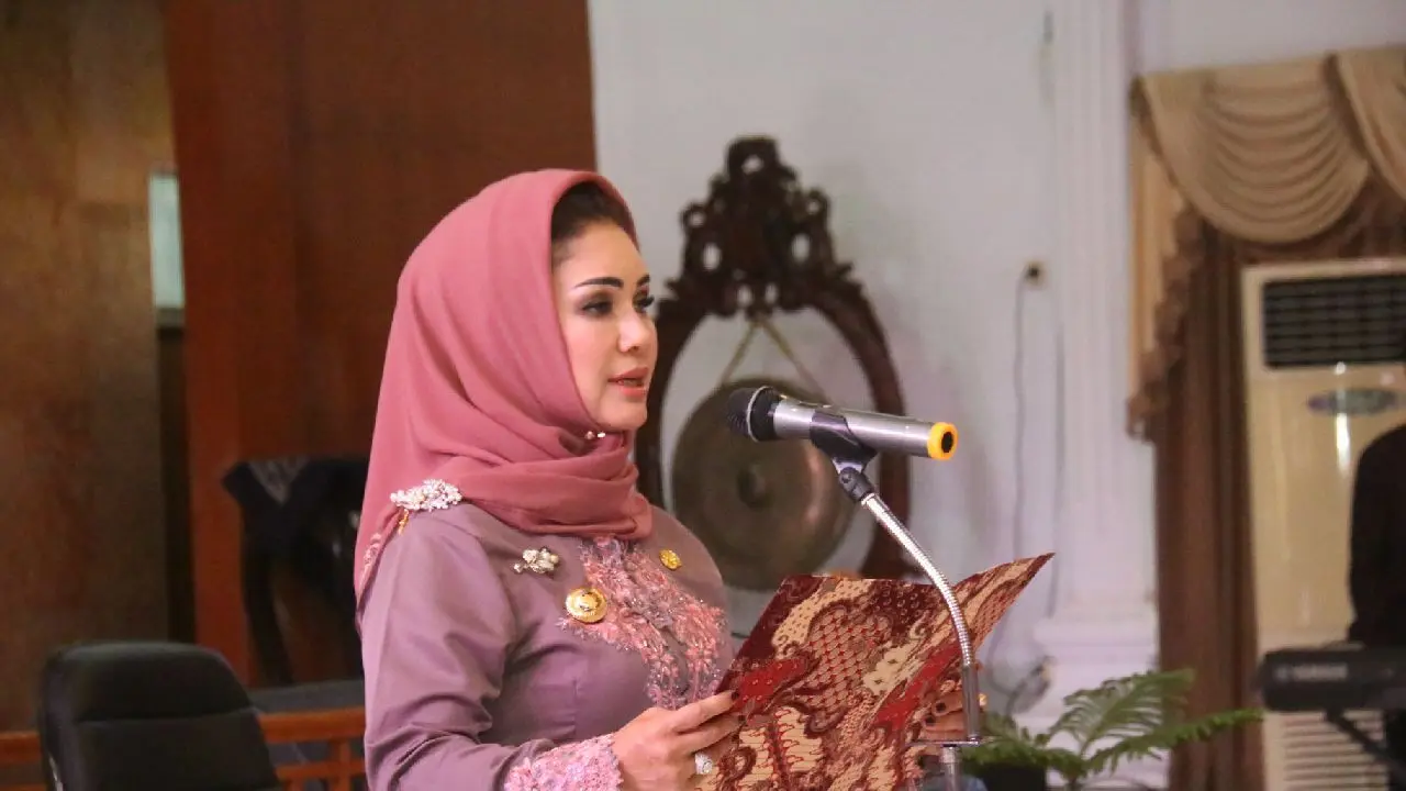 Walikota Tegal Siti Masitha Soeparno