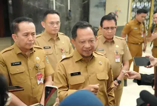 Mendagri Muhammad Tito Karnavian menyatakan, pemerintah menyiapkan tiga skema untuk mendukung Pemda dalam memenuhi pembayaran gaji Pegawai Pemerintah dengan Perjanjian Kerja (PPPK). Langkah tersebut dilakukan untuk memastikan pembayaran gaji PPPK tetap terpenuhi dan tidak ada pegawai yang dirumahkan.
