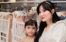 Gemas, Momen Chloe Anak Asmirandah Touch Up Pakai Lipstik Setelah Selesai Makan
