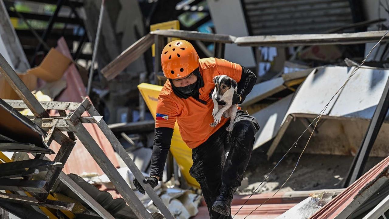 FOTO: Korban Tewas Gempa Filipina Selatan Bertambah Jadi 37 Orang