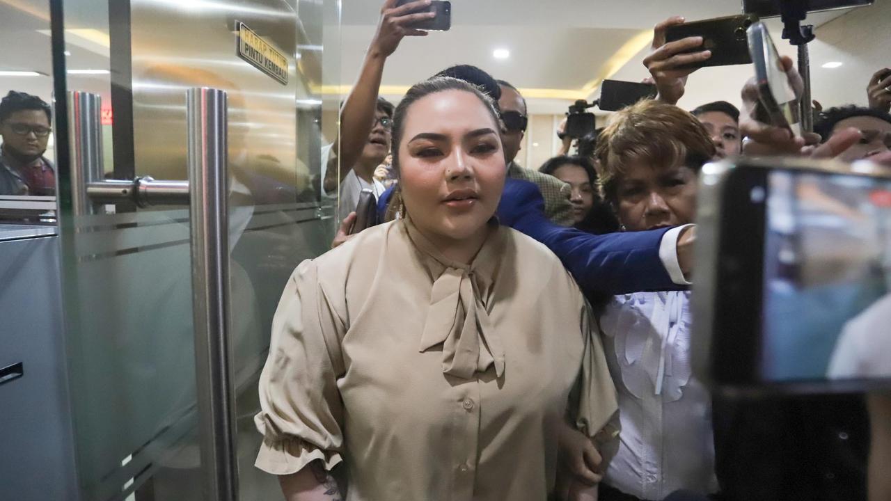 VIDEO: Emosi Lisa Buru-Buru Bertemu RK, Tes DNA Anak Depan Polisi "Boleh Kasih Jalan Tidak!"