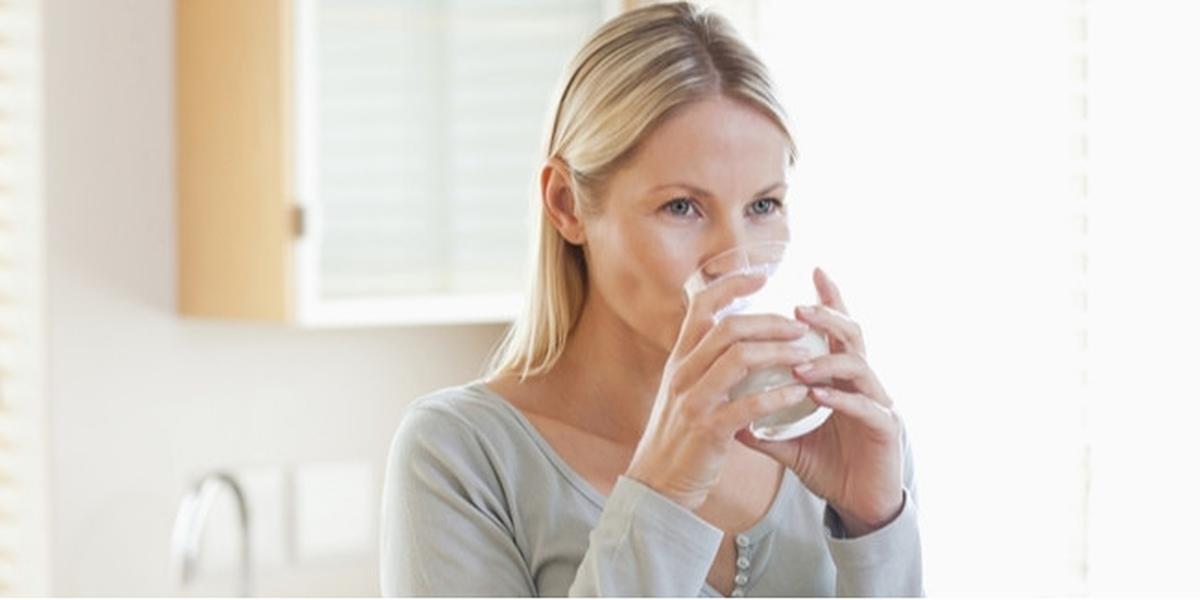 Minum Air Putih Tak Hanya Sehat, Tapi Mampu Hilangkan Keputihan Lho
