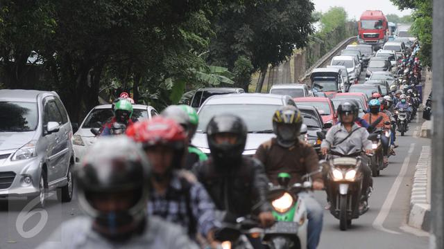 20161225- Kemacetan Mengular Menuju Ragunan-Jakarta- Helmi Afandi