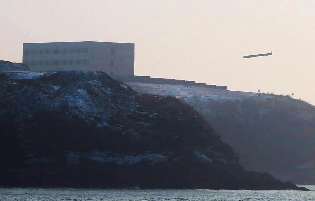 FOTO: Detik Detik Rudal Jelajah Strategis Korea Utara Menghantam Sasaran