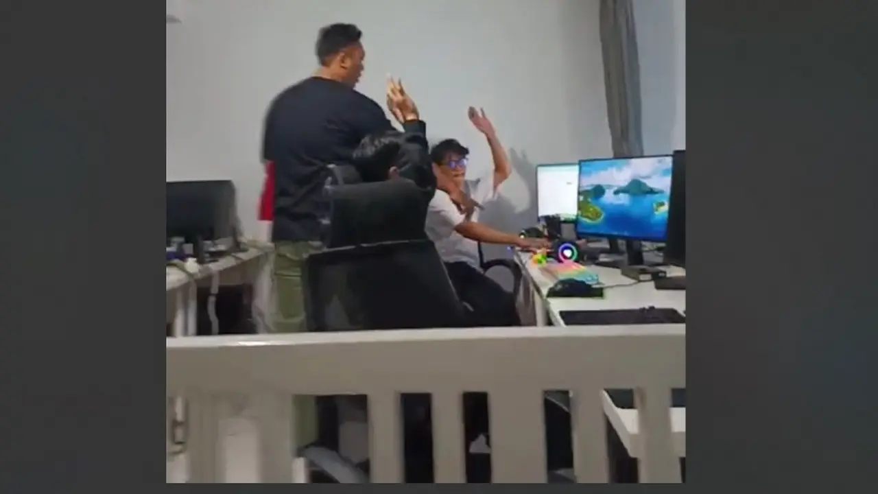 Sindikat judi online yang beroperasi di salah satu unit apartemen kawasan Grogol Petamburan, Jakarta Barat (Jakbar) rupanya meretas website atau situs pemerintahan hingga instansi pendidikan untuk mempromosikan judi online.