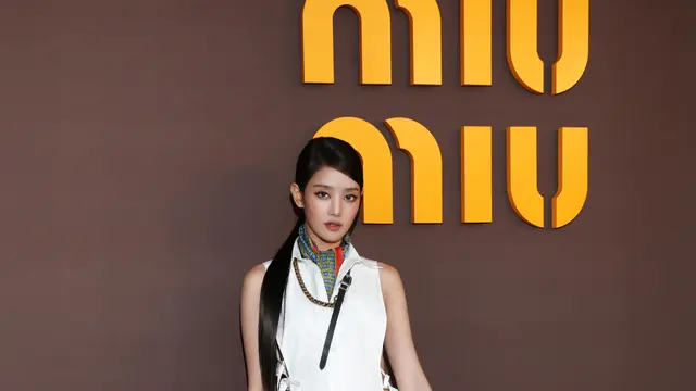 Gaya Momo TWICE, Minnie I-DLE, dan Ella Gross di Show Miu Miu Fall/Winter 2026 Paris Fashion Week