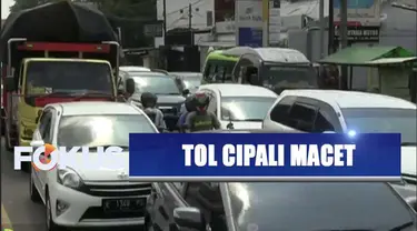 Sistem satu arah berdampak kemacetan di Tol Cipali saat puncak kepadatan arus mudik natal dan tahun baru.