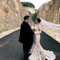 Vanessa Angel dan Didi Mahardika menjalani sesi foto prewedding. (Instagram/itsvanessaangel)