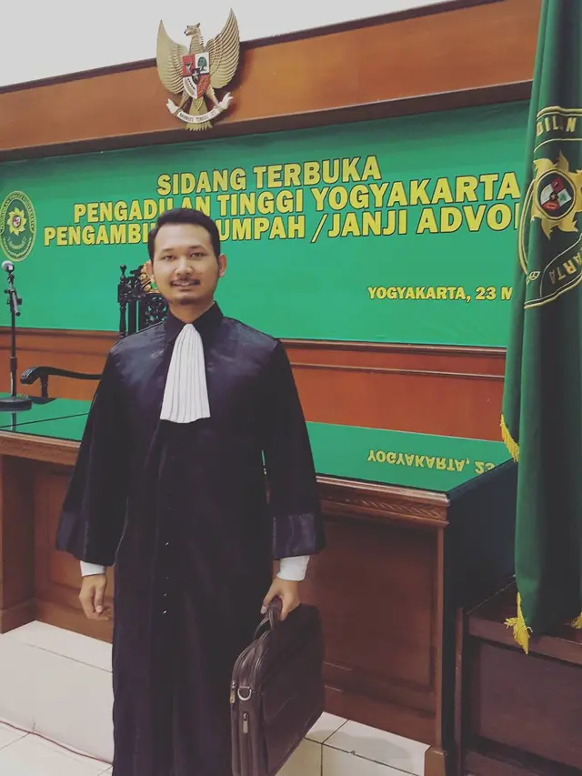 6 Potret Royhan Akbar Anak Mahfud MD yang Nikahi Putri TGB, Berprestasi di Bidang Hukum