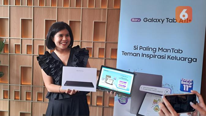 Annisa Maulina mengatakan Galaxy Tab A11+ adalah tablet Samsung yang paling affordable (Liputan6.com/Nariza Riskantia Haya).