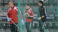 Casillas Bertahan, Lopez Hengkang ke Italia?