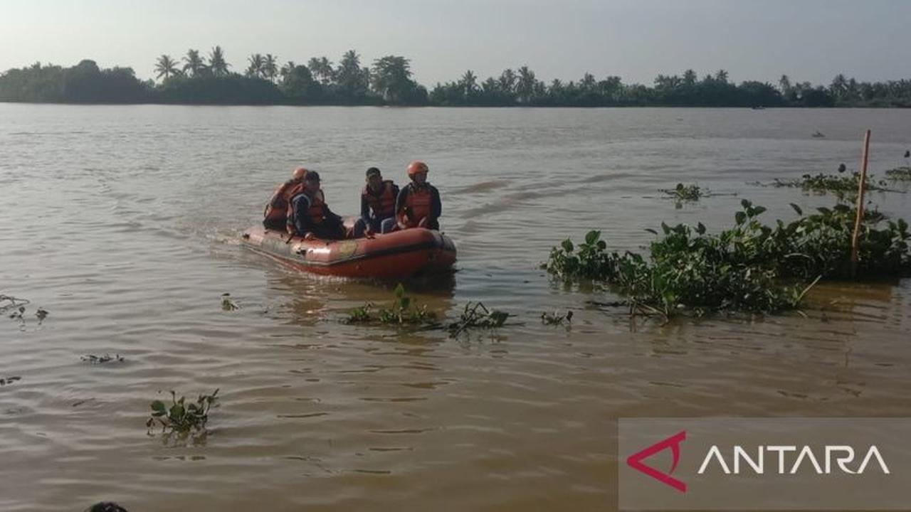 Tim SAR Palembang Perluas Area Pencarian Perempuan Tenggelam di Sungai Komering