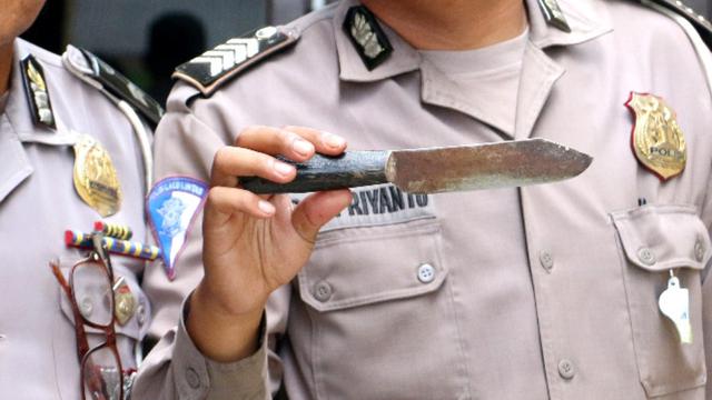 Pisau yang digunakan pelaku untuk menodong polisi. (Foto: Liputan6.com/Polres Kebumen/Muhamad Ridlo)