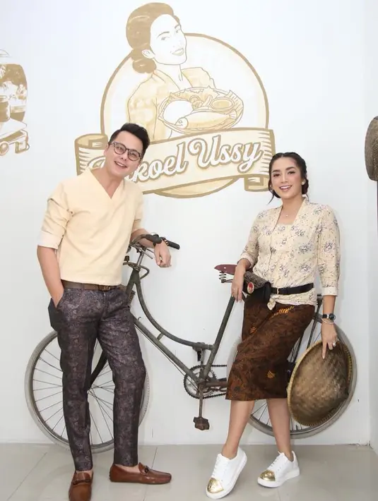 Ussy Sulistiawaty dan Andhika Pratama