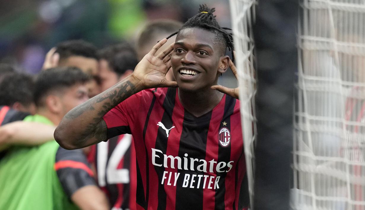 Di babak kedua AC Milan mampu memecah kebuntuan dengan mencetak gol pertama di menit ke-56 lewat Rafael Leao usai menerima umpan lambung Junior Messias. (AP/Antonio Calanni)