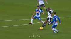 Valencia meraih kemenangan 2-0 atas Espanyol dalam lanjutan La Liga, Minggu (19/11/2017). This video is presented by Ballball.