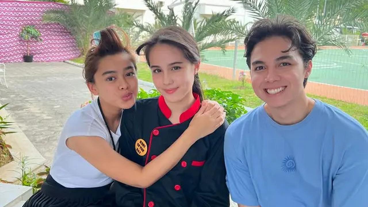 6 Potret Aqeela Calista di Lokasi Syuting Sinetron Asmara Gen Z, Penampilan Lebih Fresh