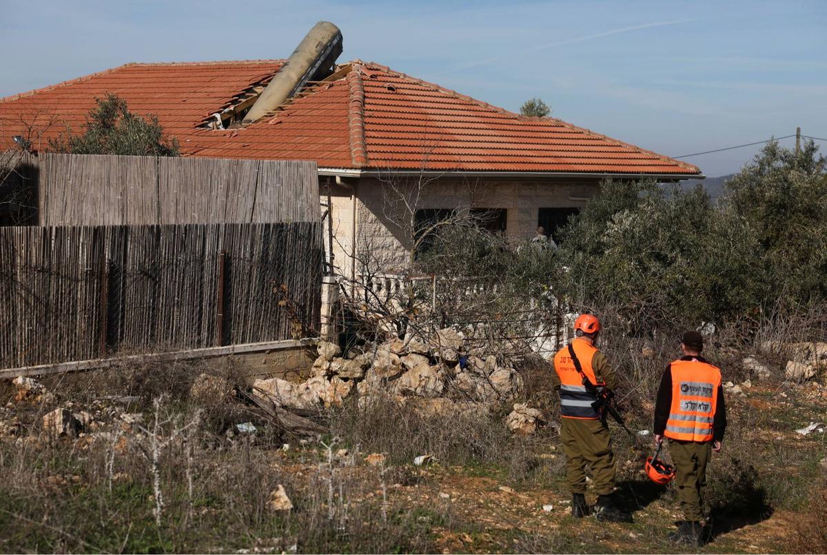 Rudal Houthi Yaman mendarat di rumah warga Israel