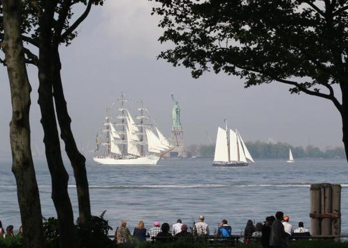 KRI Dewaruci ikut parade kapal perang di New York
