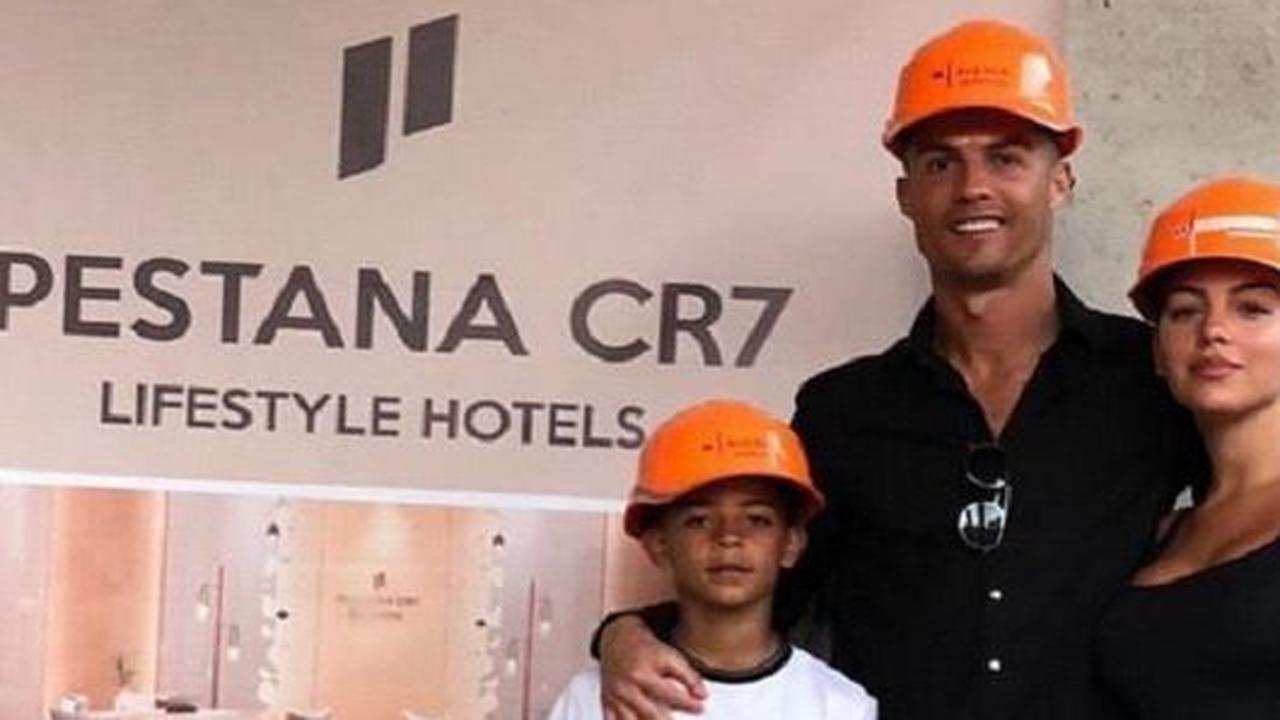 Bintang sepak bola dunia, Cristiano Ronaldo membuka hotel mewahnya di Maroko sebagai tempat pengungsian korban gempa.&nbsp;