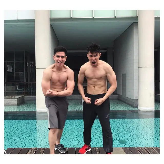 6 Potret Kebersamaan Verrell Bramasta dan Fero Walandouw, Selalu Kompak
