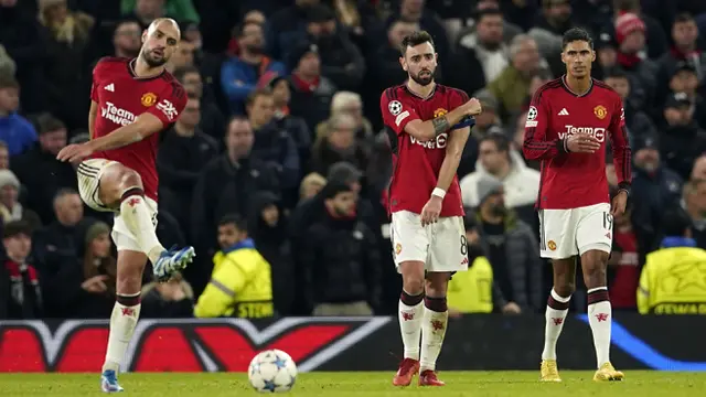 Foto: Raut Kecewa Para Pemain MU usai Disingkirkan Bayern Munchen dari Liga Champions