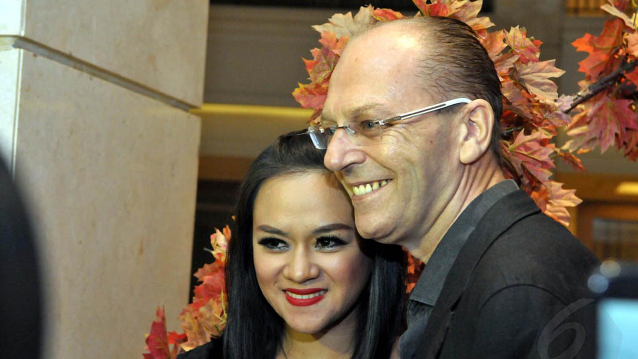 Dicerai Daus Mini, Yunita Digaet Bule