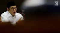 Menteri Agama Lukman Hakim Saifuddin menyampaikan keterangan dalam rapat kerja dengan Komisi VIII DPR di Senayan, Jakarta (24/5). (Liputan6.com/JohanTallo)
