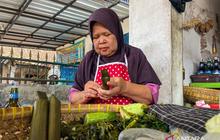Asa Suci Pedagang Rujak Cirebon: Bertahun-tahun Mengulek, Kini Siap Naik Haji