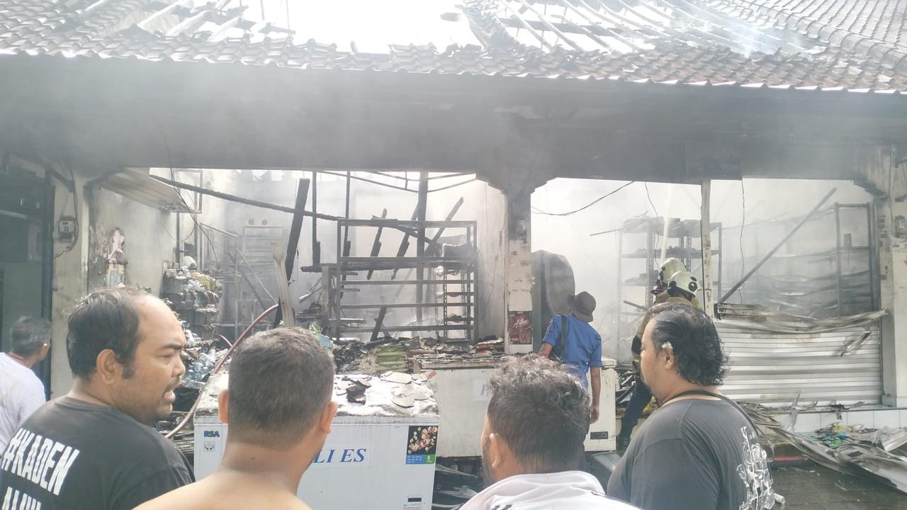 Lupa Matikan Kompor, 3 Ruko di Kuta Hangus Terbakar dan Kerugian Capai Rp550 Juta