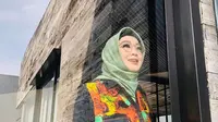 Umi Pipik Kenang Kebaikan Almarhumah Rina Gunawan, Pernah Bantu Saat Kebakaran