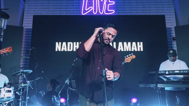 Nadhif Basalamah bawakan lagu baru di Live At Aloft Amplified. Dok.  Aloft Bali Seminyak