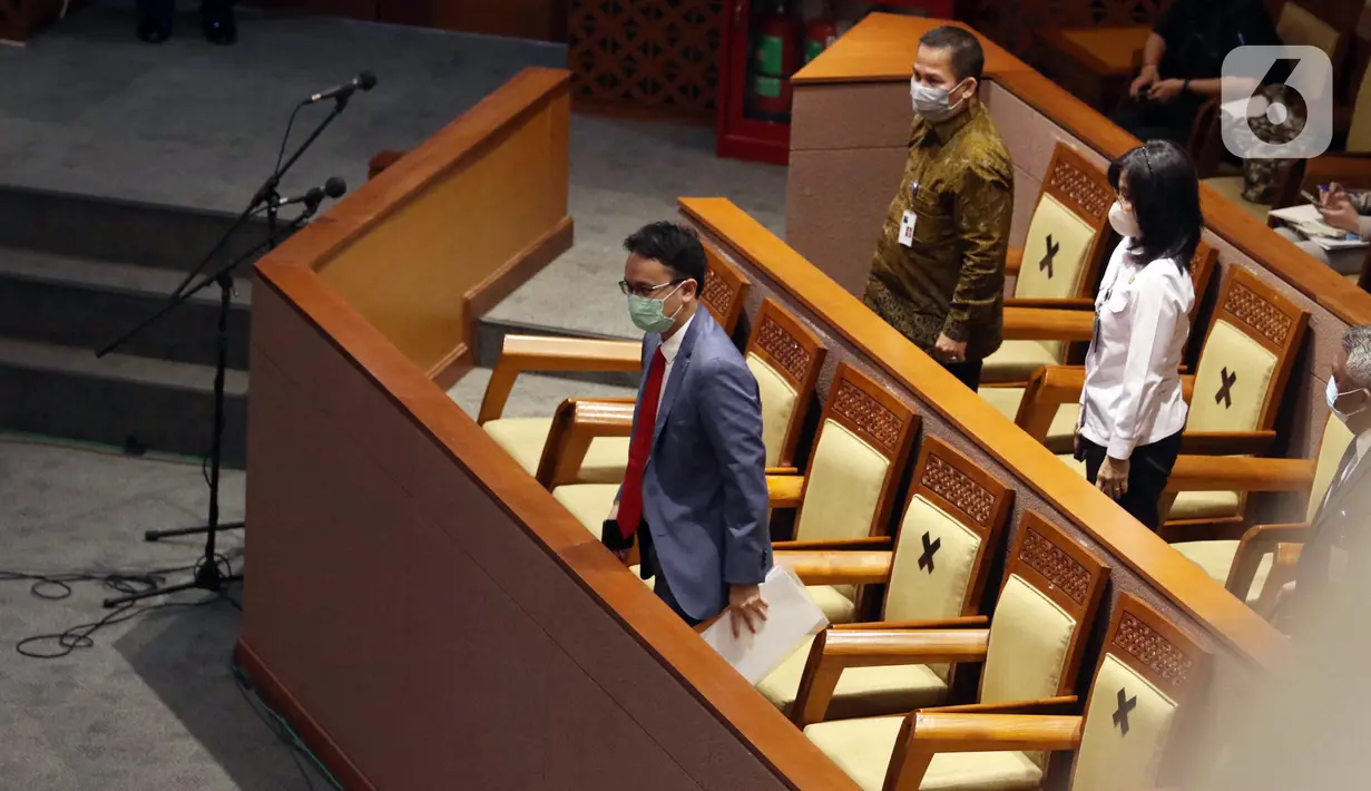 Wakil Menteri Perdagangan Jerry Sambuaga saat sidang paripurna DPR di Jakarta, Selasa (23/3/2021). DPR batal membahas RUU Kemitraan Ekonomi Komprehensif RI-EFTA karena diwakilkan Wakil Menteri Perdagangan yang seharusnya dihadiri Menteri Perdagangan. (Liputan6.com/Angga Yuniar)