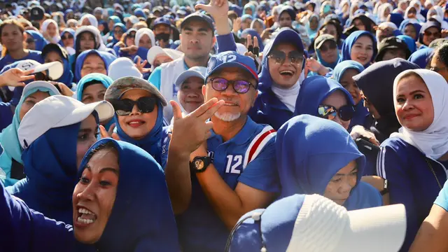 Ketua Umum (Ketum) Partai Amanat Nasional (PAN) melakukan giat Senam Sehat Birukan Langit Indonesia di Lapangan Sempur Kota Bogor, Sabtu (14/1/2023), pagi.