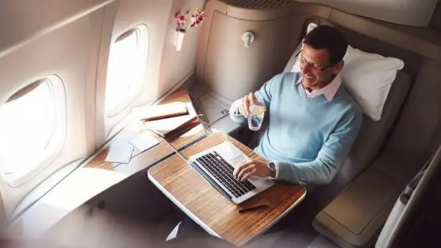 Kabin kelas satu di Cathay Pacific
