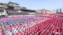 <p>Sebuah parade diadakan untuk merayakan ulang tahun ke-110 mendiang pendiri Korea Utara Kim Il-sung di Kim Il-sung Square, Pyongyang, Korea Utara, 15 April 2022. (Korean Central News Agency/Korea News Service via AP)</p>