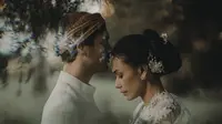 Adinia Wirasti baru saja mengumumkan pernikahannya dengan aktor asal Australia bernama Michael Wahr, pada 9 Juni 2023 lalu.  [@sarawijayanto]