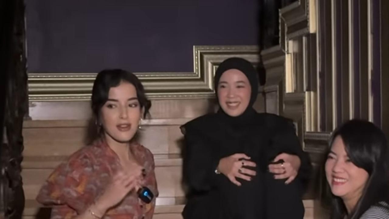 Netizen sangat antusias menanti episode Jurnal Risa yang satu ini. Jika biasanya tim Jurnal Risa mengunjungi tempat-tempat tak berpenghuni, kali ini mereka menelusuri rumah Tasya Farasya.<br><br>