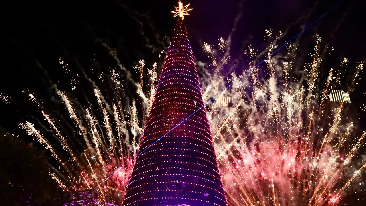Rangkaian Program Spesial Libur Akhir Tahun di Mal Central Park, Tradisi Nyalakan Pohon Natal Makin Meriah