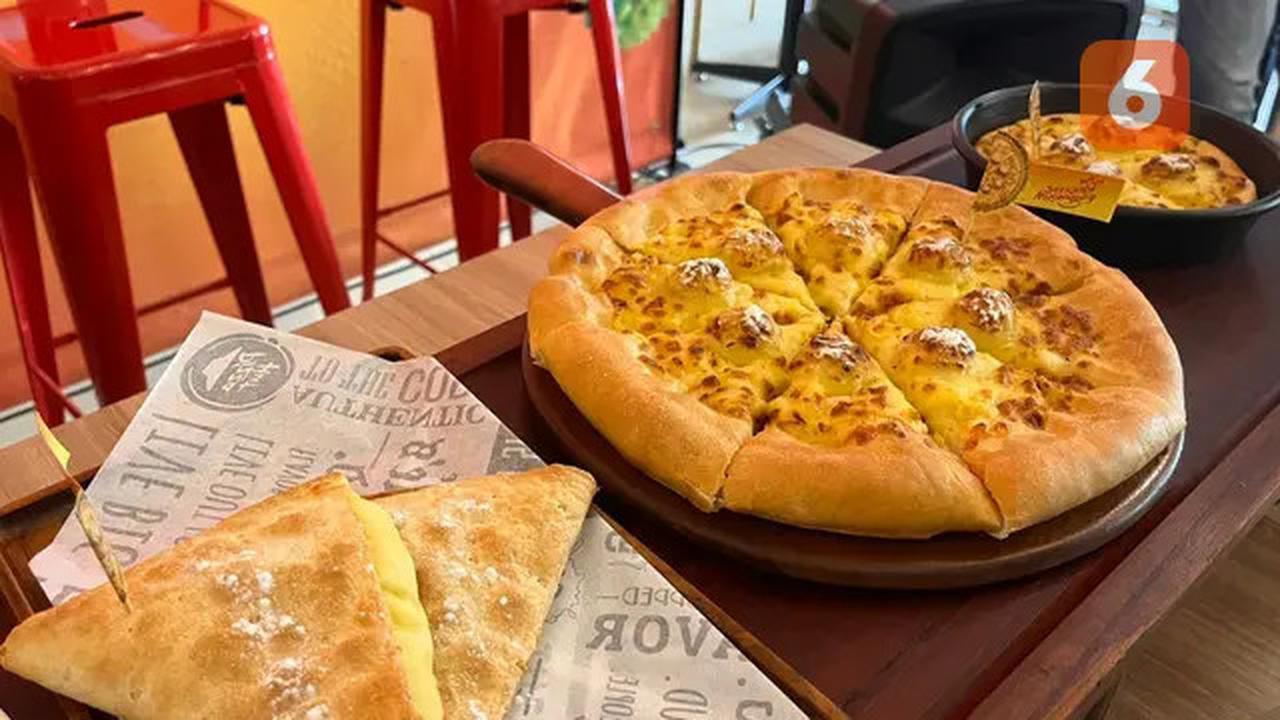 Manis Legit Durian Musang King Berpadu Keju Mozzarella dalam Menu Pizza