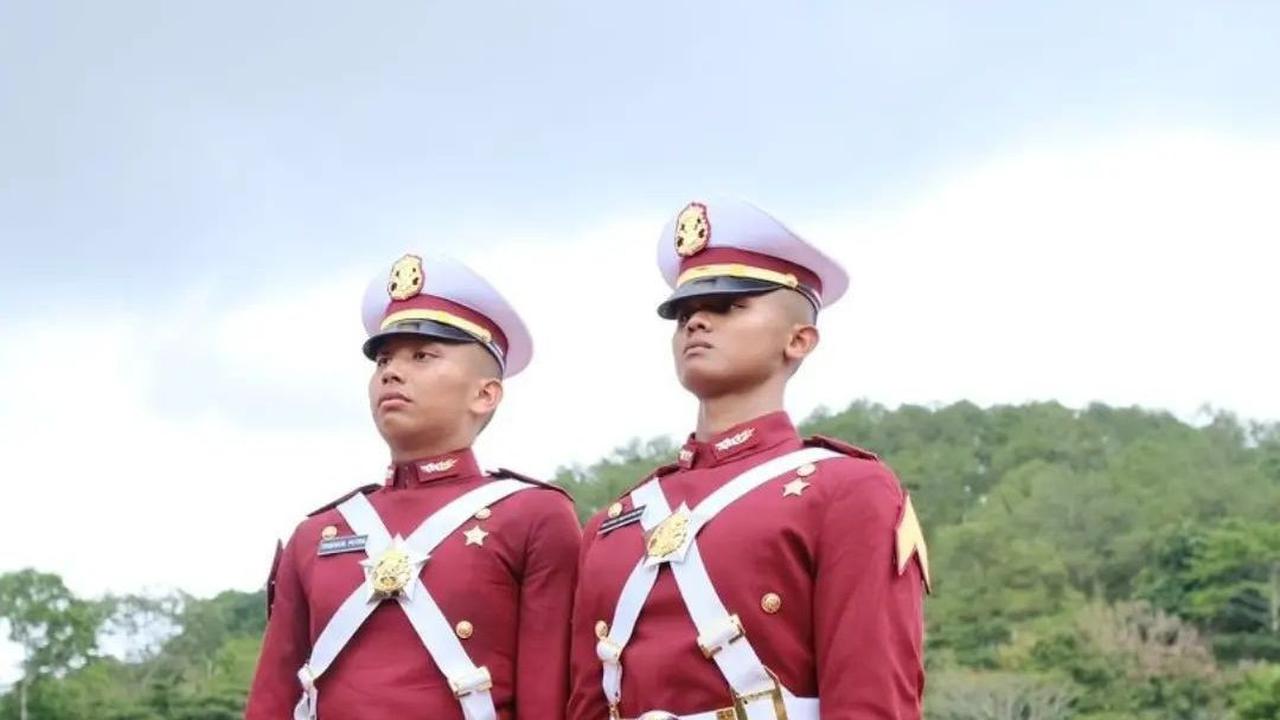 Kasus yang menjerat kedua orang tuanya tak menghalangi langkah Tribrata terus berjuang mewujudkan cita-citanya. Ia tetap mengejar impiannya menjadi seorang anggota Polri. <br>