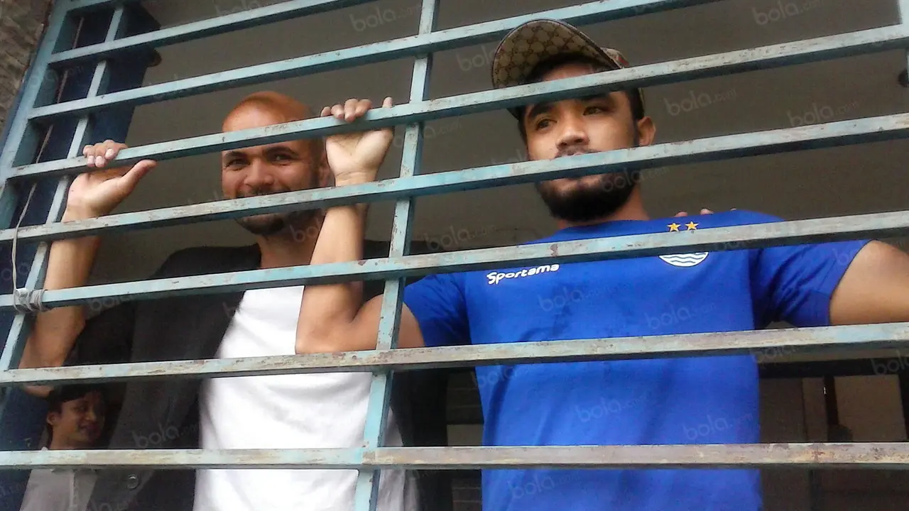 Sergio van Dijk dan Zulham Zamrun