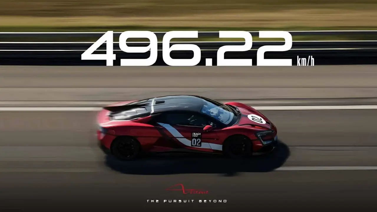 Yangwang U9 Xtreme saat debut globalnya, mencatat rekor mobil produksi tercepat di dunia dengan kecepatan 496,22 km/jam (BYD)
