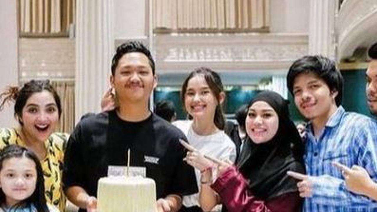 Potret Kejutan Ulang Tahun Azriel Hermansyah ke-23 di Rumah, Ada Sarah Menzel